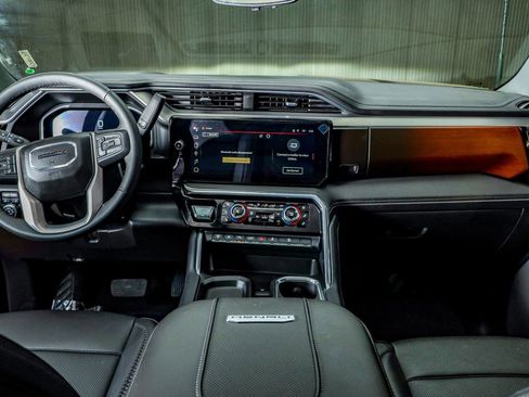 Used 2024 GMC Sierra 2500 Denali w/ Denali Reserve Package image 17