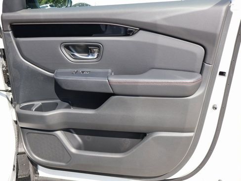 New 2025 Honda Pilot TrailSport image 11