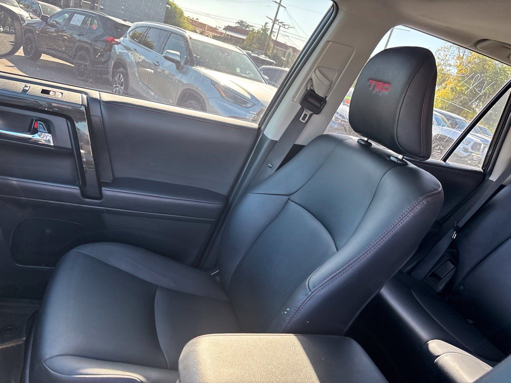 Used 2022 Toyota 4Runner TRD Off-Road Premium w/ Moonroof Package AWD/4WD image 16