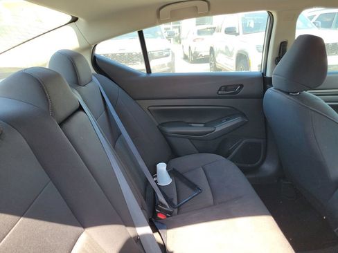 Used 2024 Nissan Altima 2.5 SV FWD image 30