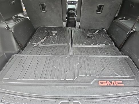 Certified 2022 GMC Acadia SLE w/ Driver Convenience Package image 14