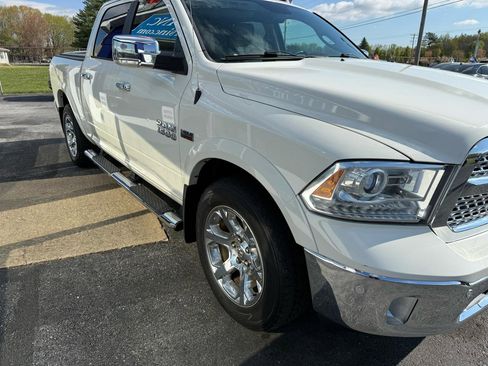 Used 2017 RAM 1500 Laramie w/ Convenience Group image 5