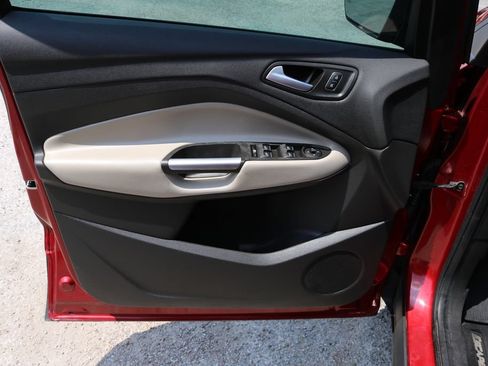Used 2019 Ford Escape SEL FWD image 10