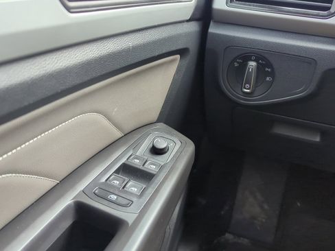 Used 2023 Volkswagen Atlas Cross Sport SE image 21