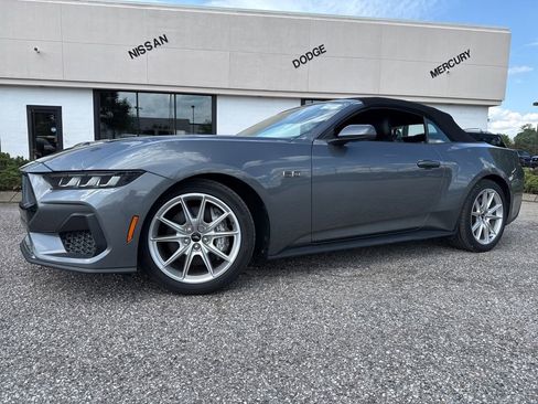 Used 2025 Ford Mustang GT Premium RWD image 2