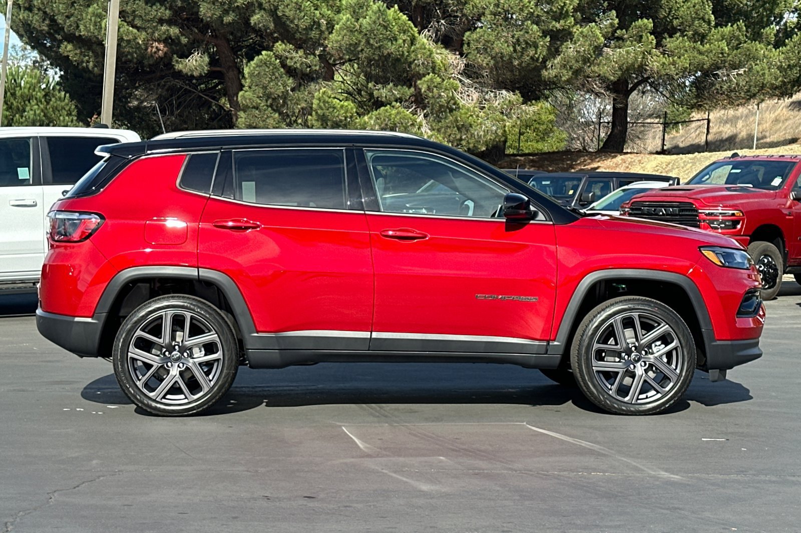 New 2026 Jeep Compass Limited w/ Sun, Sound & Navigation Group AWD/4WD image 3