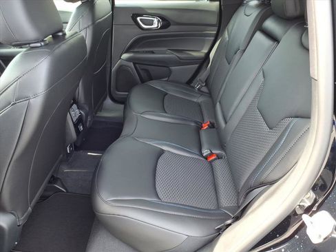 New 2026 Jeep Compass Latitude AWD/4WD image 5
