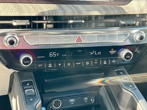 Certified 2024 Kia Telluride SX w/ Towing Package image 16