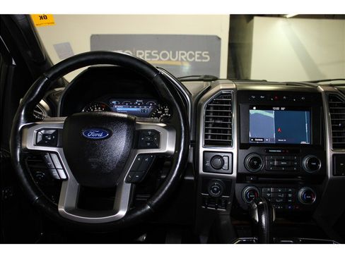 Used 2017 Ford F150 Platinum w/ Equipment Group 701A Luxury image 37