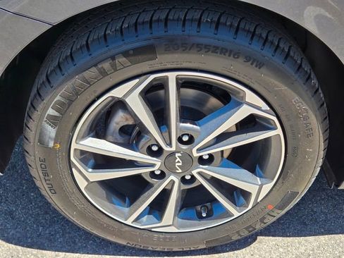 Used 2023 Kia Forte LXS FWD image 10