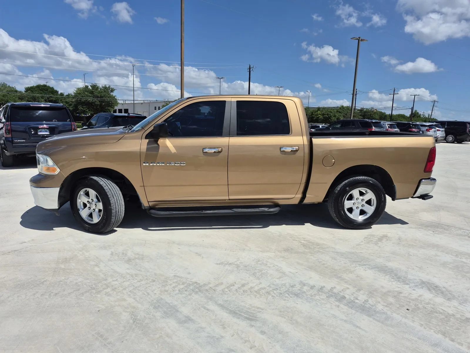 Used 2012 RAM 1500 Classic SLT RWD image 2
