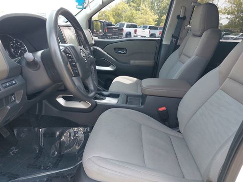 Used 2022 Nissan Frontier SV image 16