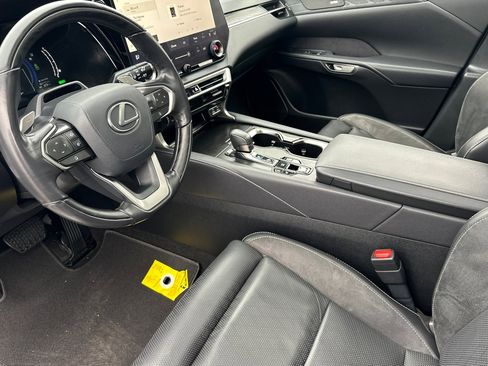 Used 2024 Lexus RX 450h AWD w/ Luxury Package image 7