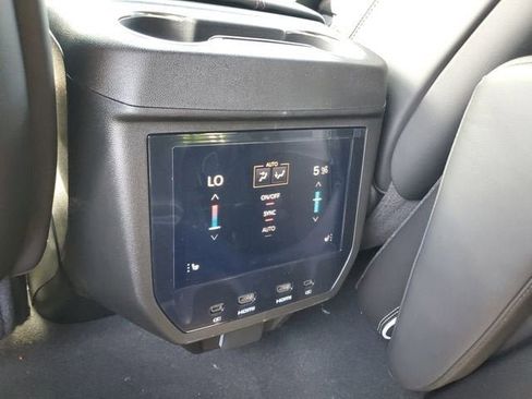 New 2026 GMC Yukon XL AT4 Ultimate AWD/4WD image 16