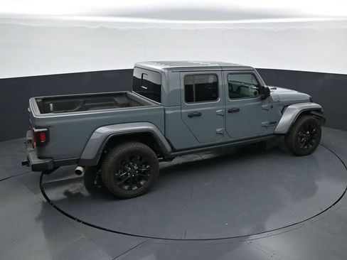Used 2025 Jeep Gladiator Sport AWD/4WD image 27