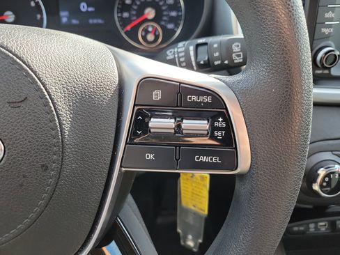 Used 2020 Kia Sorento LX image 28