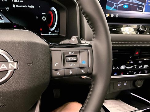 New 2025 Nissan Rogue SL w/ Tech Package AWD/4WD image 45