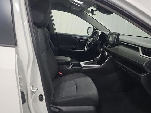 Used 2022 Toyota RAV4 XLE w/ Carpet Mat Package (TMS) image 3