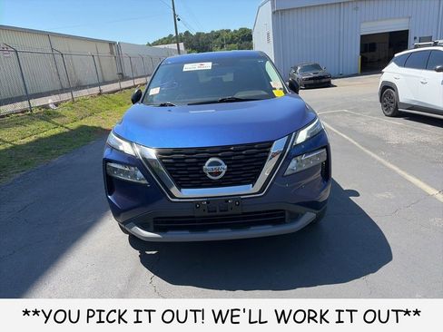 Used 2021 Nissan Rogue SV FWD image 2