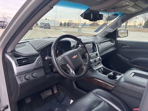 Used 2018 Chevrolet Suburban LT image 16