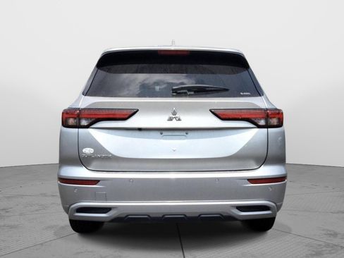 Used 2023 Mitsubishi Outlander SEL Black Edition image 4
