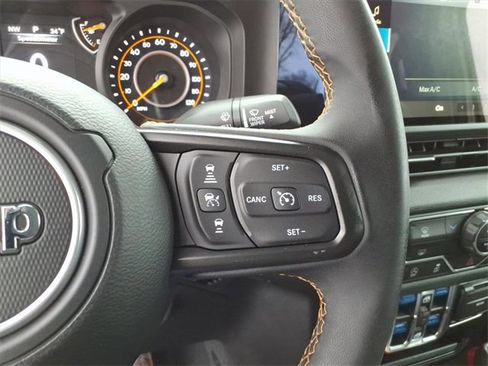 Used 2024 Jeep Gladiator Sport image 19