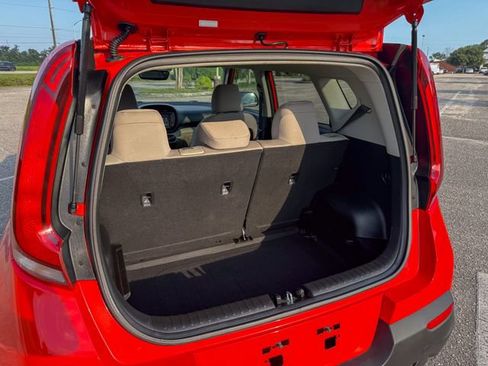 Used 2022 Kia Soul LX FWD image 6