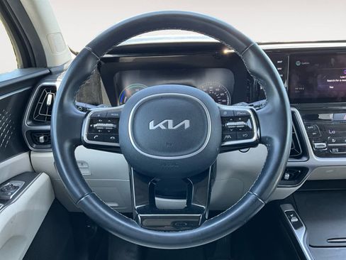 Used 2022 Kia Sorento S FWD image 17