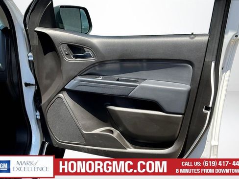 Used 2018 Chevrolet Colorado Z71 AWD/4WD image 27