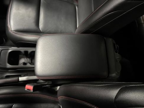 Used 2022 Jeep Wrangler Unlimited Rubicon w/ Xtreme Recon 35" Tire Package image 19