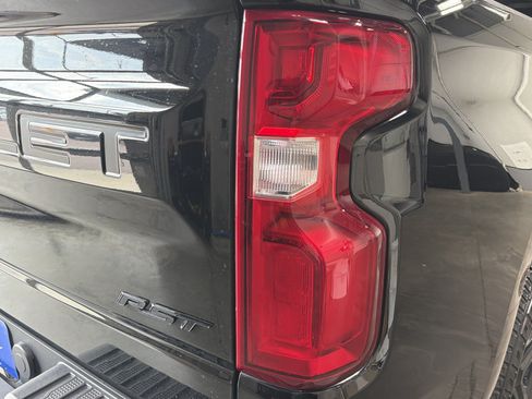 Used 2024 Chevrolet Silverado 1500 RST AWD/4WD image 17