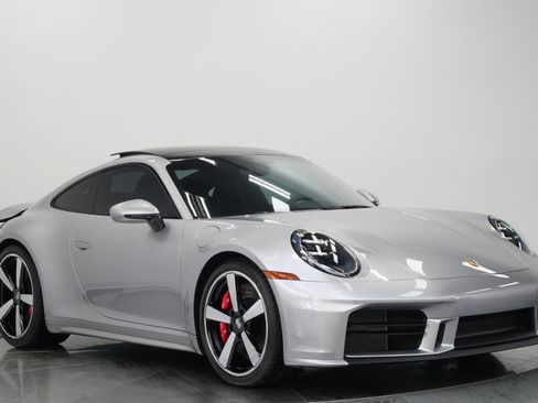 Used 2025 Porsche 911 Carrera S image 3