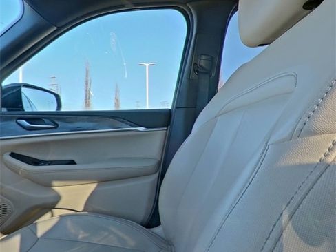 Used 2024 Jeep Grand Cherokee L Limited image 28