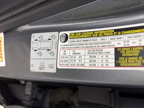 Used 2019 Volkswagen Tiguan SEL Premium image 34