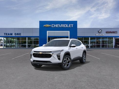 New 2025 Chevrolet Trax LT w/ Driver Confidence Package image 32