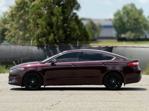 Used 2013 Ford Fusion SE FWD image 8
