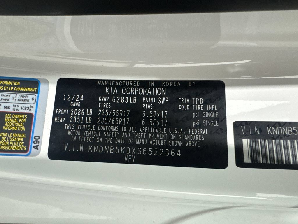 Used 2025 Kia Carnival FWD image 44