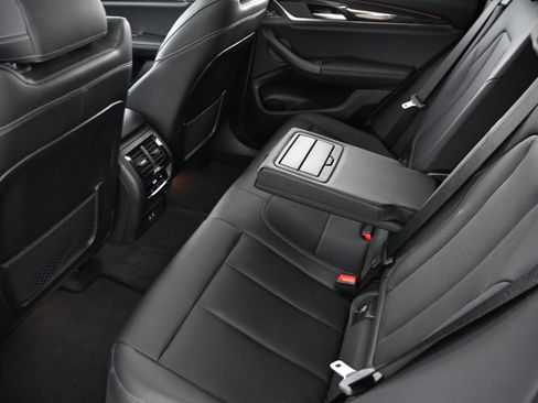 Certified 2025 BMW X4 xDrive30i w/ Premium Package image 9