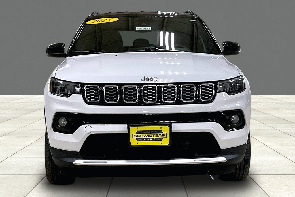Used 2025 Jeep Compass Limited AWD/4WD image 3