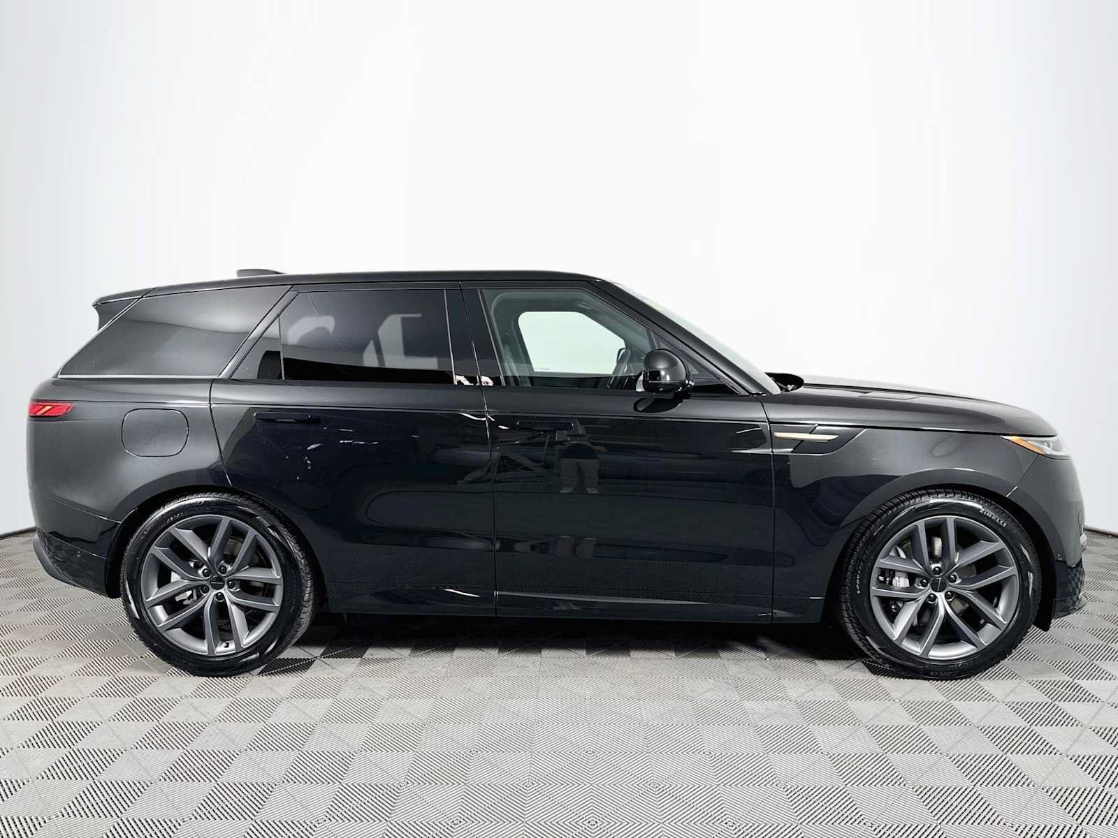New 2026 Land Rover Range Rover Sport Dynamic SE AWD/4WD image 4