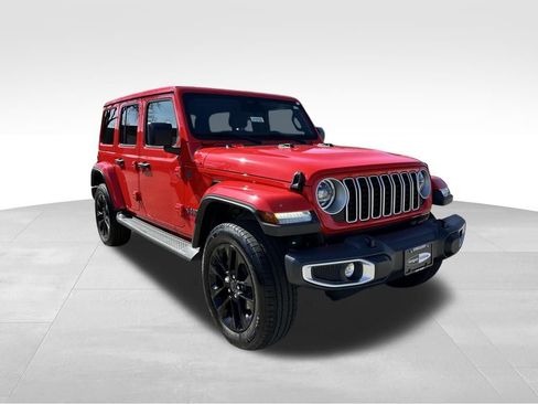 Used 2025 Jeep Wrangler Sahara 4xe image 6