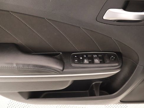 Used 2020 Dodge Charger SXT RWD image 14