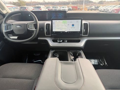 Used 2025 Ford Expedition Max Active image 24