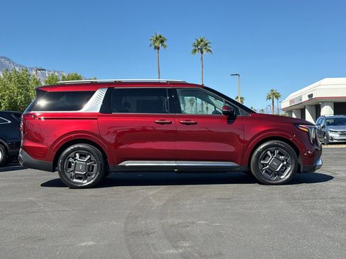 New 2026 Kia Carnival SX image 2