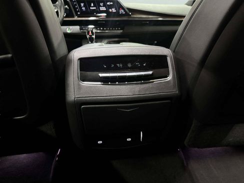 Used 2022 Cadillac Escalade ESV Premium Luxury AWD/4WD image 49