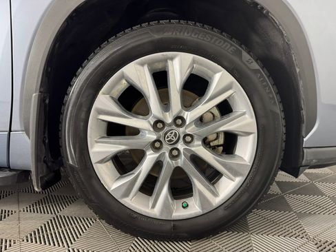 Used 2020 Toyota Highlander Limited image 51