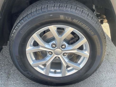 Used 2023 Jeep Grand Cherokee Limited AWD/4WD image 8
