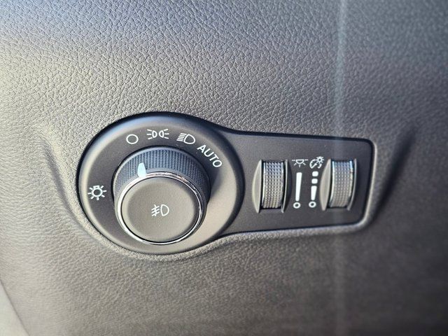 New 2026 Jeep Compass Latitude AWD/4WD image 20