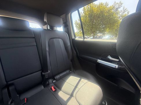 Used 2025 Mercedes-Benz GLB 250 image 36