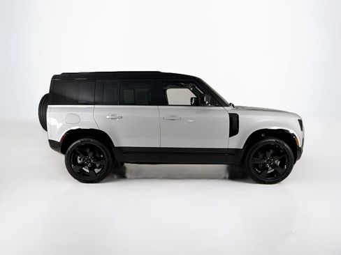 Used 2026 Land Rover Defender 110 X-Dynamic SE AWD/4WD image 6